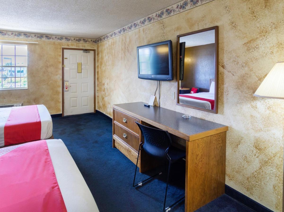 Hotel Oyo Osage By Of The Ozarks Osage Beach